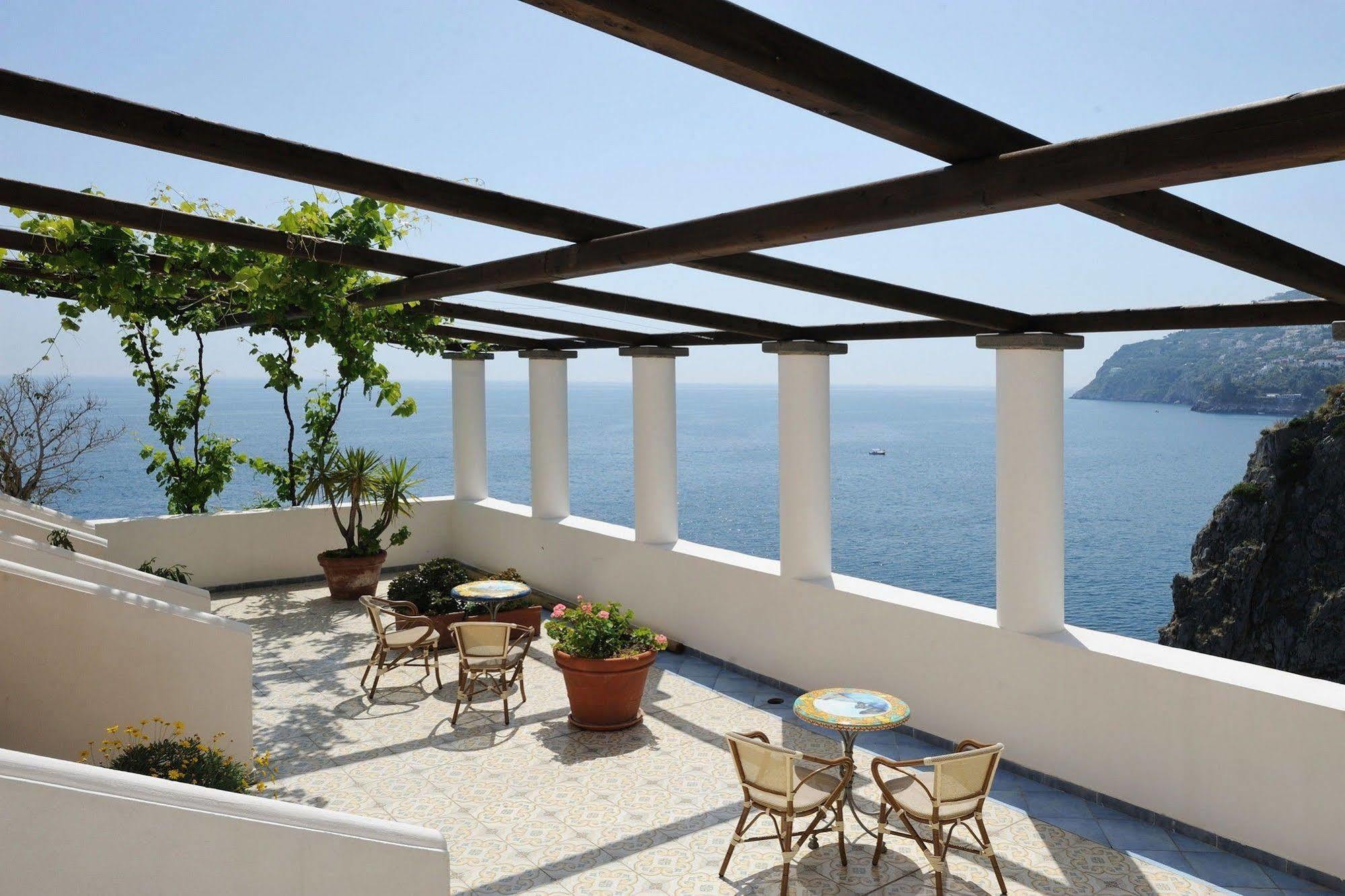 La Locanda Del Fiordo Фуроре Экстерьер фото